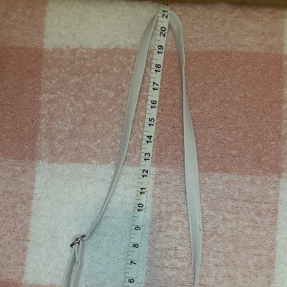 NWOT Rounded Patterned Crossbody - Picture 6 of 7